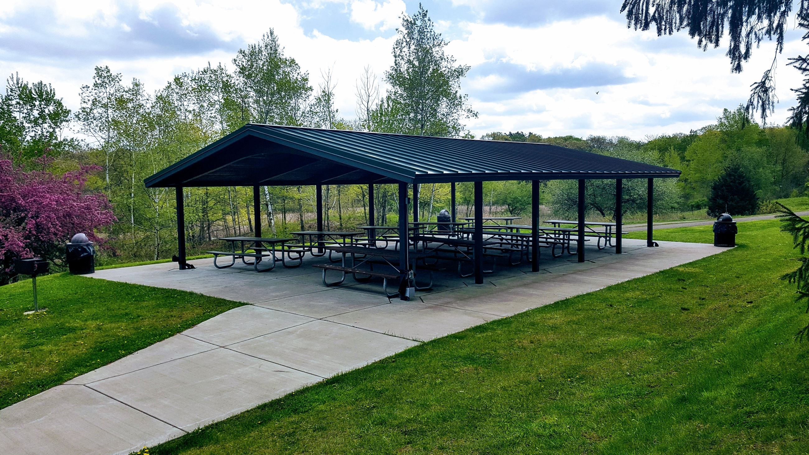 Large open sided picnic shelter at the Oakdale Nature Preserve